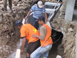 proyek normalisasi Drainase (U.DITH) Desa gelam Jaya menjadi sorotan publik