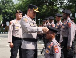 Polresta Tangerang Gelar Tradisi Pembaretan untuk 30 Personel Bintara Remaja dari Polda Papua