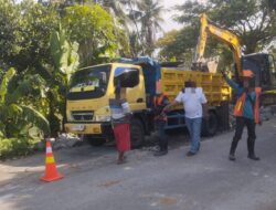 Bongkaran puing matrial Jalan cor di Cirarab Aset negara Diduga Diperjualbelikan .