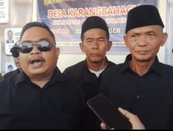 Diiringi Ribuan Pendukung Berseragam Hitam, Ca’um Resmi Daftar Calon Kepala Desa Karang bahagia