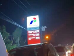Antrian Truk BBM di SPBU Kampung Baru dan Banjar Negri Dikeluhkan,GRIB DPC Tanggamus Soroti Kemacetan.