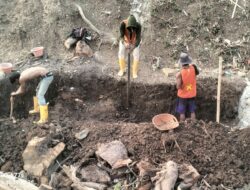 Proyek Pembangunan Turap Situ Warung Rebo Disorot Ketua DPD IWO-I Kabupaten Tangerang, K3 dan Papan Informasi Jadi Pertanyaan